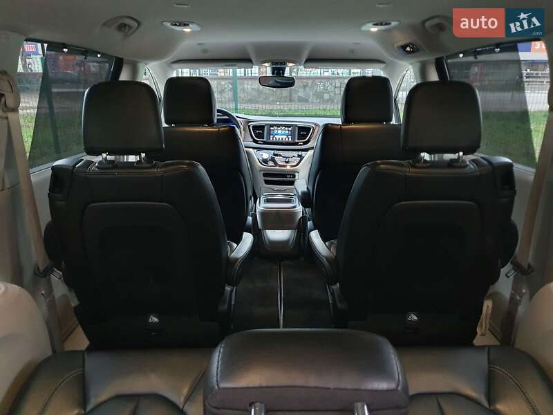 Мінівен Chrysler Pacifica 2020 в Києві