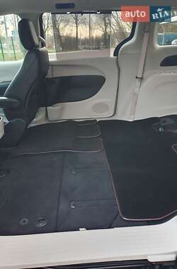 Минивэн Chrysler Pacifica 2020 в Киеве