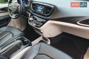 Минивэн Chrysler Pacifica 2020 в Киеве