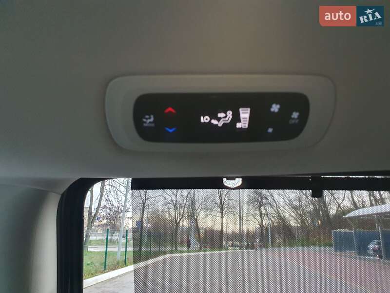 Мінівен Chrysler Pacifica 2020 в Києві