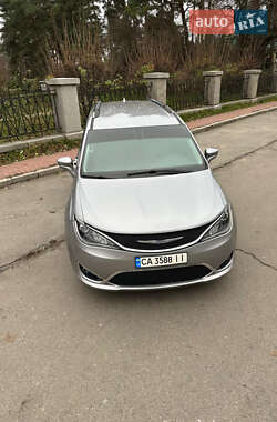 Мінівен Chrysler Pacifica 2017 в Умані