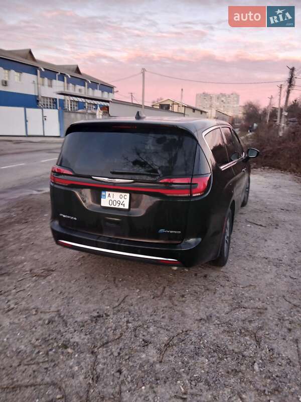 Мінівен Chrysler Pacifica 2024 в Боярці