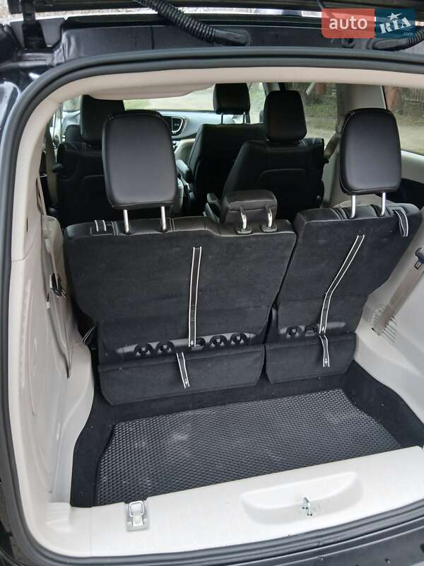 Мінівен Chrysler Pacifica 2024 в Боярці