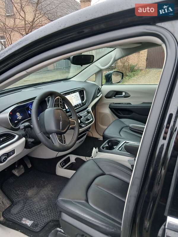 Мінівен Chrysler Pacifica 2024 в Боярці