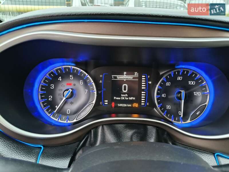 Мінівен Chrysler Pacifica 2020 в Івано-Франківську