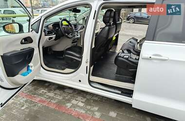 Мінівен Chrysler Pacifica 2020 в Івано-Франківську