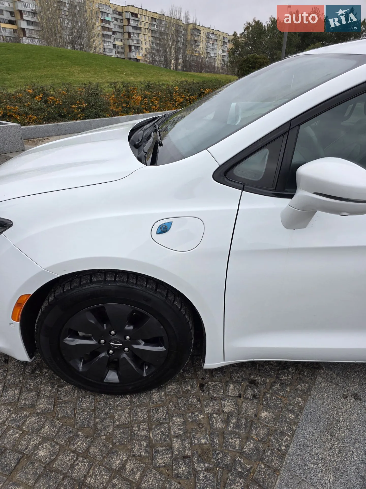 2019 Chrysler Pacifica - мініатюра 3