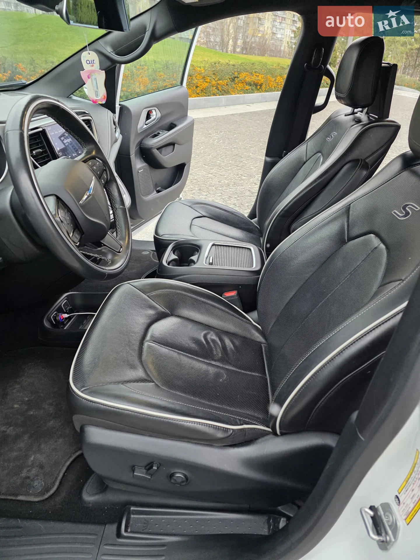 2019 Chrysler Pacifica - мініатюра 12