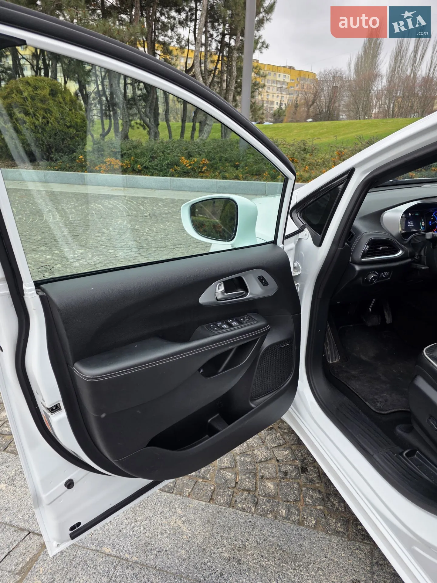 2019 Chrysler Pacifica - мініатюра 8