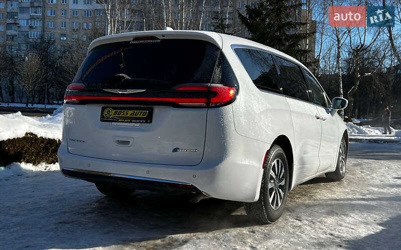Минивэн Chrysler Pacifica 2022 в Львове