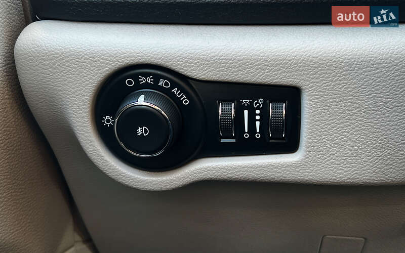 Минивэн Chrysler Pacifica 2022 в Львове