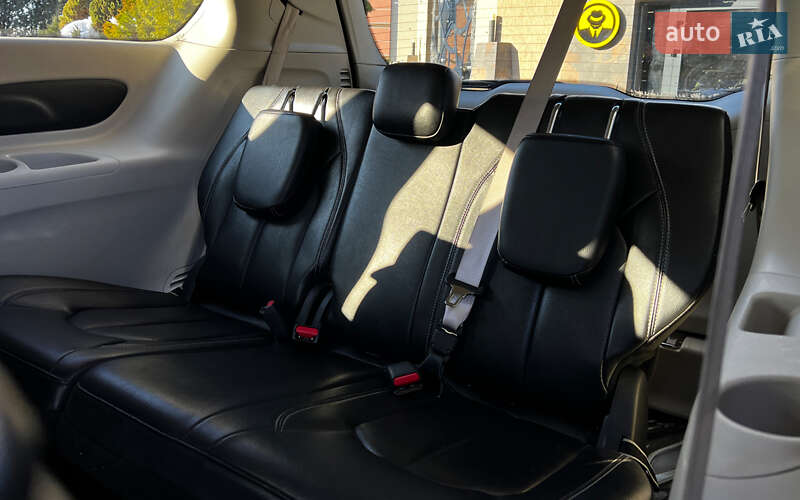 Минивэн Chrysler Pacifica 2022 в Львове