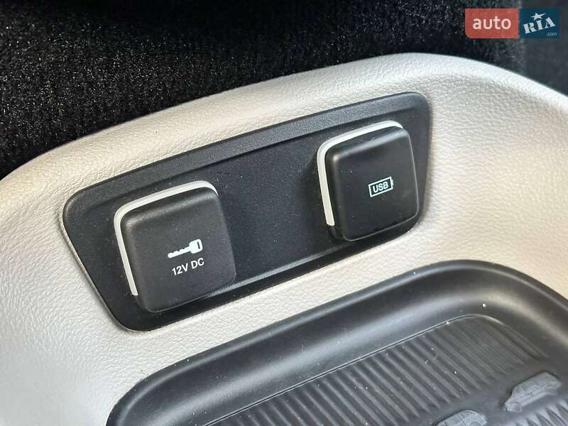 Мінівен Chrysler Pacifica 2017 в Києві