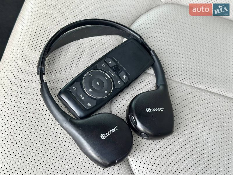 Мінівен Chrysler Pacifica 2017 в Києві