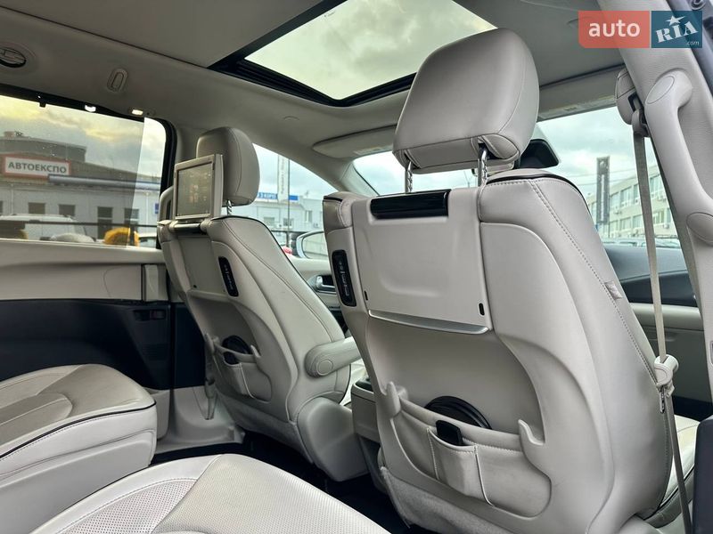 Мінівен Chrysler Pacifica 2017 в Києві