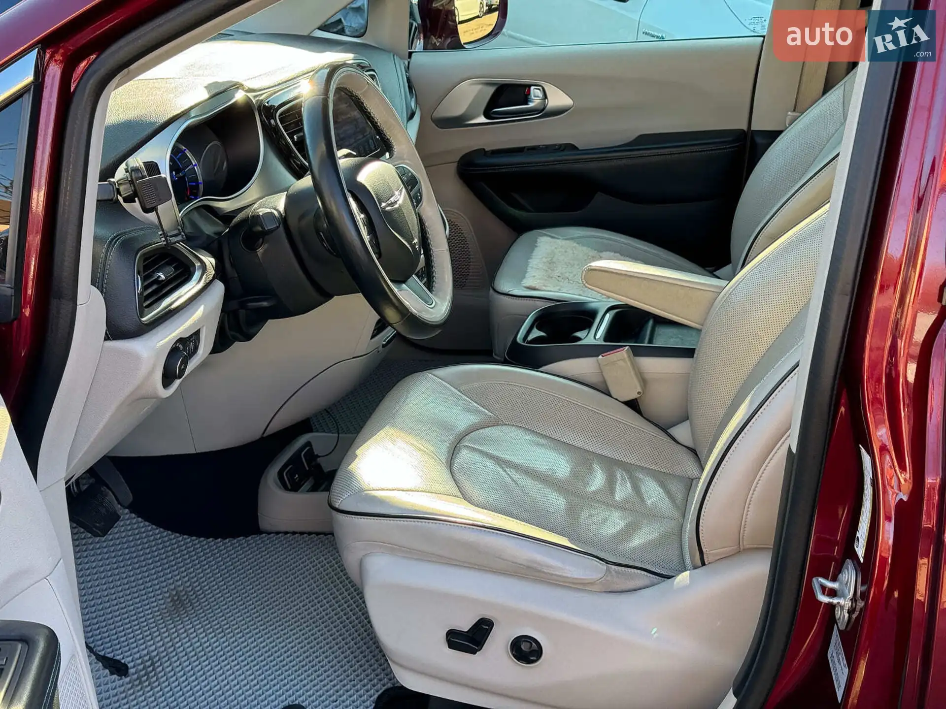 2017 Chrysler Pacifica - мініатюра 14