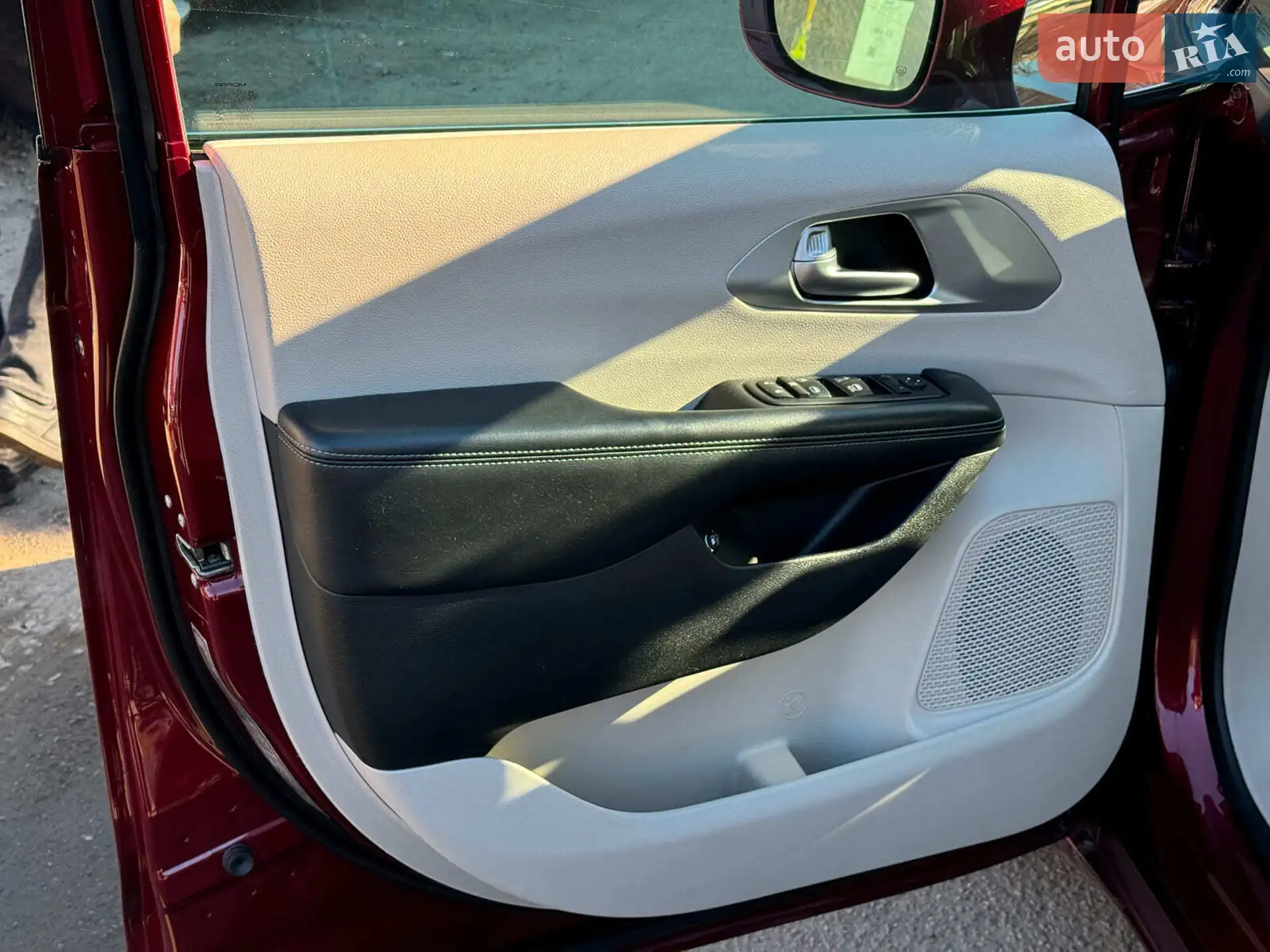 2017 Chrysler Pacifica - мініатюра 13