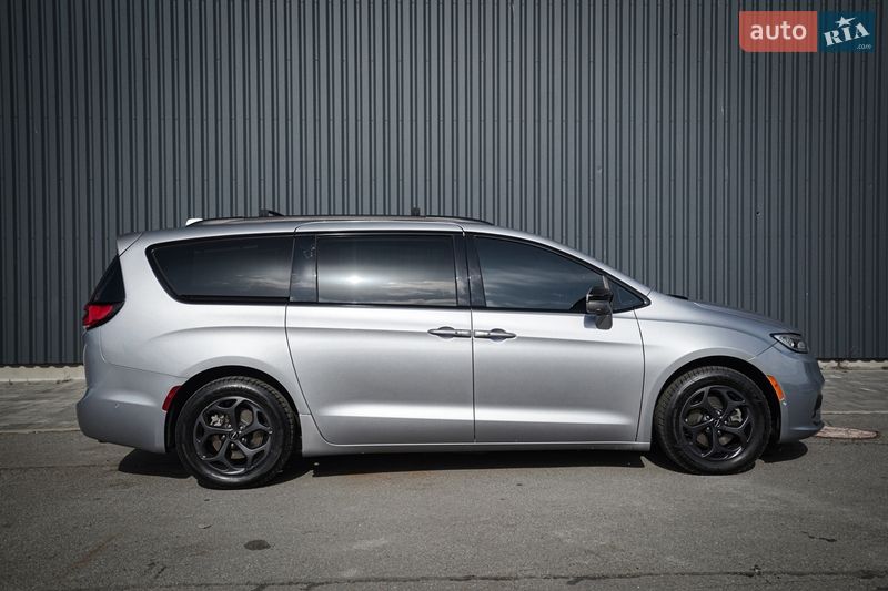 Мінівен Chrysler Pacifica 2021 в Харкові