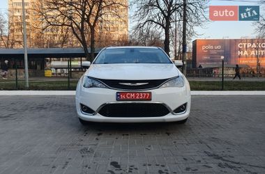 Минивэн Chrysler Pacifica 2020 в Киеве