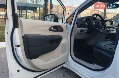 Минивэн Chrysler Pacifica 2020 в Киеве