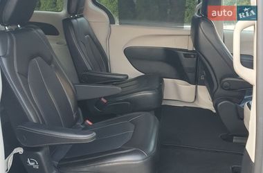 Минивэн Chrysler Pacifica 2020 в Киеве
