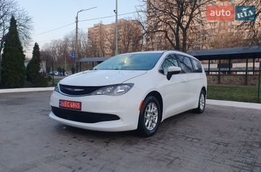 Минивэн Chrysler Pacifica 2020 в Киеве