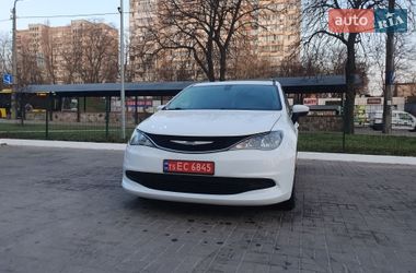 Минивэн Chrysler Pacifica 2020 в Киеве