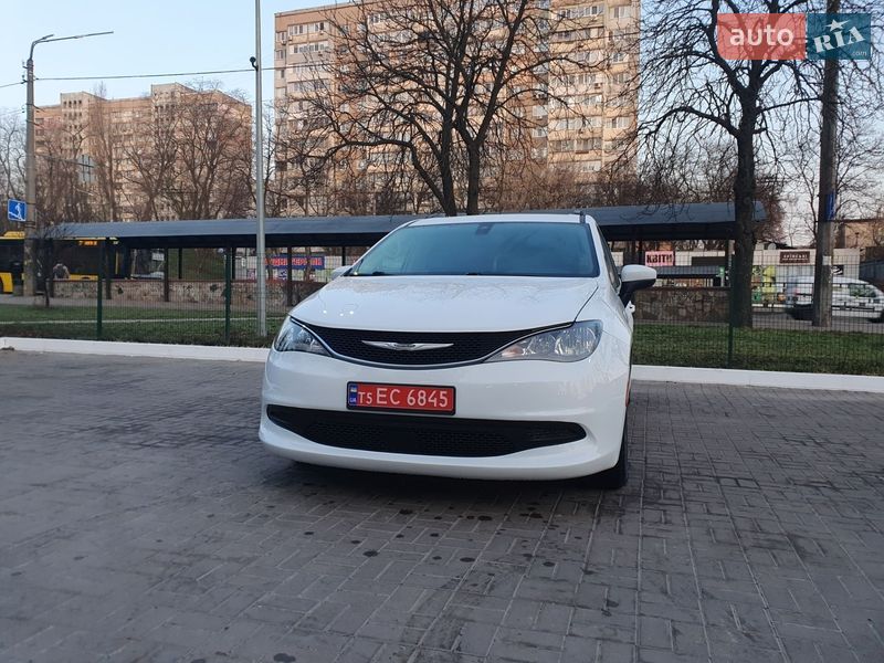 Минивэн Chrysler Pacifica 2020 в Киеве