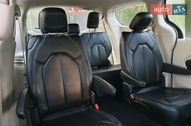 Минивэн Chrysler Pacifica 2020 в Киеве