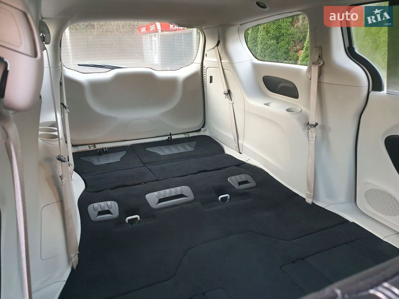 Минивэн Chrysler Pacifica 2020 в Киеве