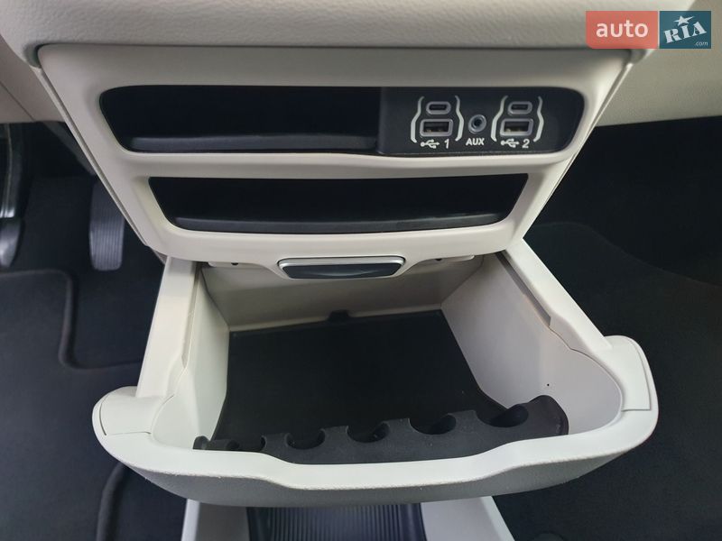 Минивэн Chrysler Pacifica 2020 в Киеве