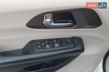 Минивэн Chrysler Pacifica 2020 в Киеве