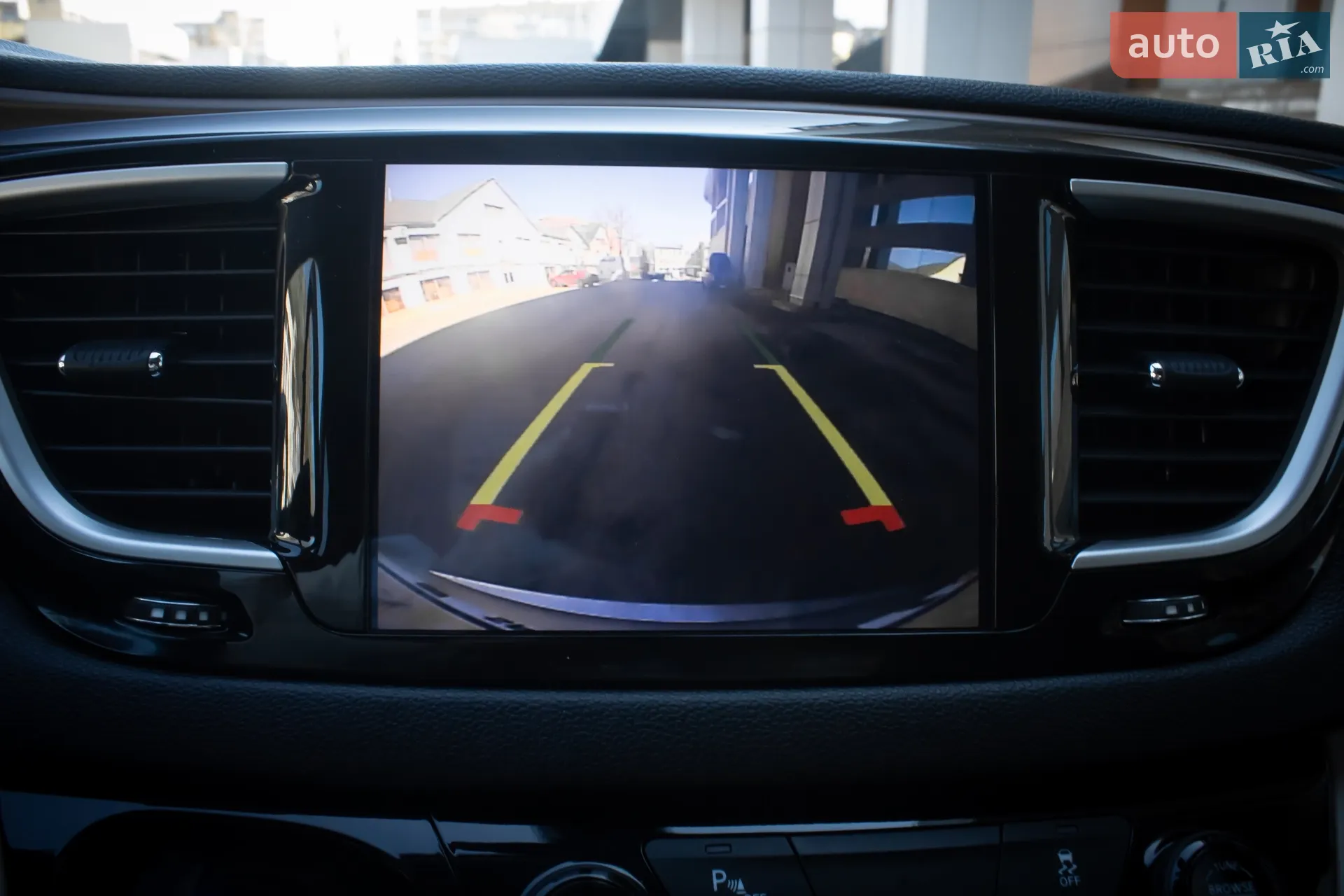 2019 Chrysler Pacifica - мініатюра 21