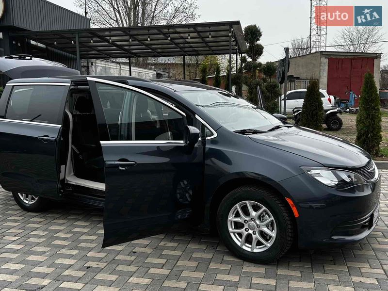Мінівен Chrysler Pacifica 2019 в Одесі