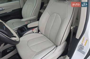 Минивэн Chrysler Pacifica 2017 в Хмельницком