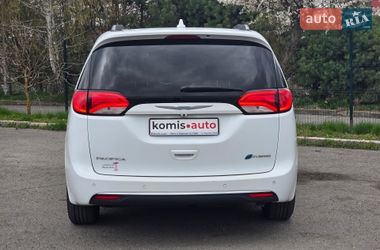 Минивэн Chrysler Pacifica 2017 в Хмельницком