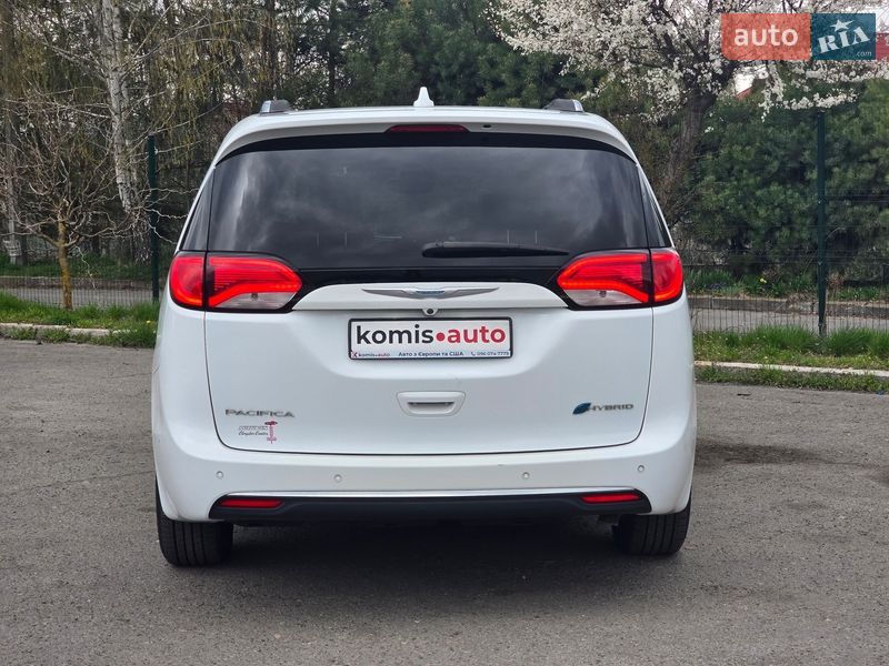 Минивэн Chrysler Pacifica 2017 в Хмельницком