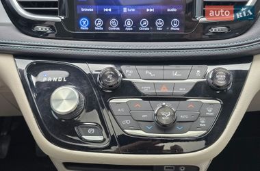 Минивэн Chrysler Pacifica 2017 в Хмельницком
