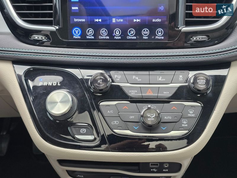 Минивэн Chrysler Pacifica 2017 в Хмельницком