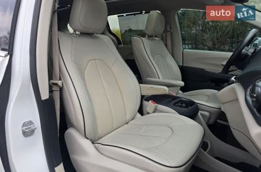 Минивэн Chrysler Pacifica 2017 в Хмельницком