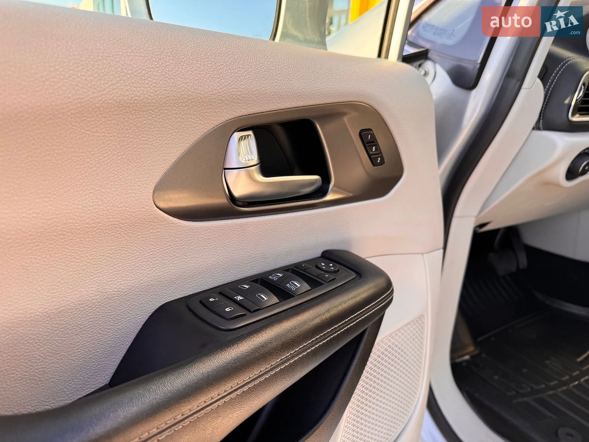 2022 Chrysler Pacifica - мініатюра 17
