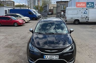 Мінівен Chrysler Pacifica 2018 в Києві фото 7 Мінівен Chrysler Pacifica 2018 в Києві