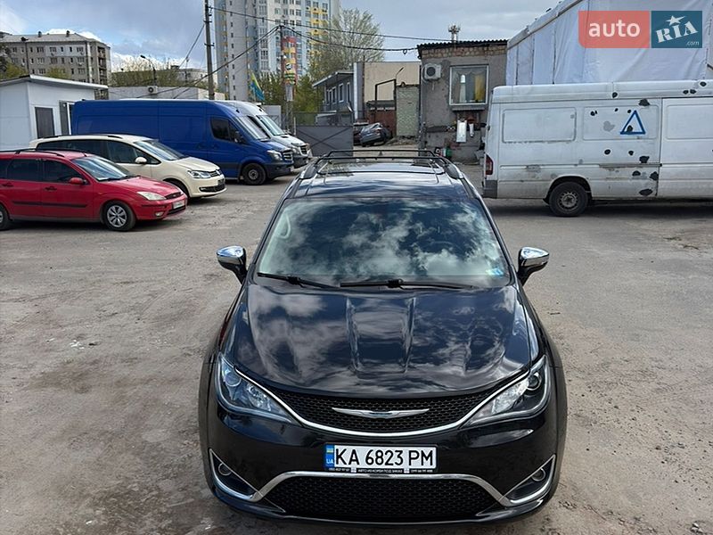 Мінівен Chrysler Pacifica 2018 в Києві фото 7 Мінівен Chrysler Pacifica 2018 в Києві