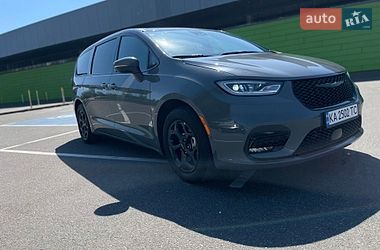 Минивэн Chrysler Pacifica 2023 в Киеве