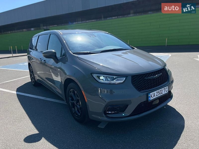 Мінівен Chrysler Pacifica 2023 в Києві