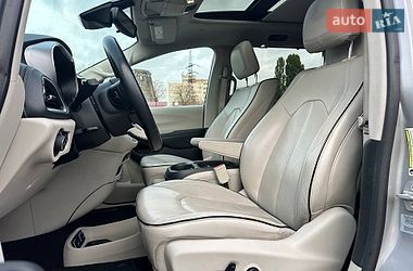 Минивэн Chrysler Pacifica 2017 в Киеве