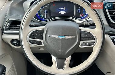 Минивэн Chrysler Pacifica 2017 в Киеве