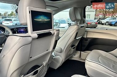 Минивэн Chrysler Pacifica 2017 в Киеве
