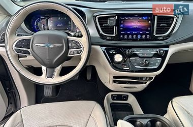Минивэн Chrysler Pacifica 2017 в Киеве