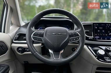 Мінівен Chrysler Pacifica 2022 в Львові